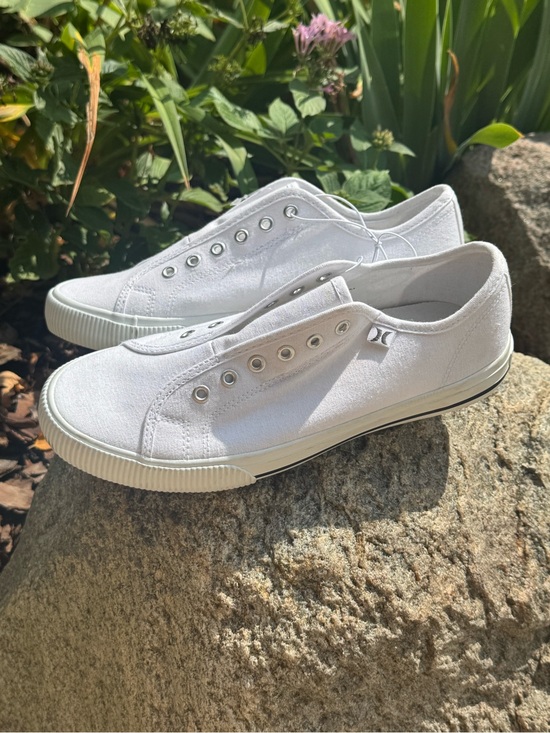 Hurley Shoes - Hurley Chloe White Canvas Slip-On Sneakers 8 NWT